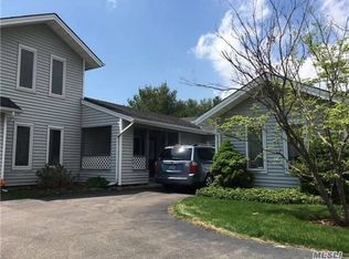 208 Elton Ct W, Saint James, NY 11780