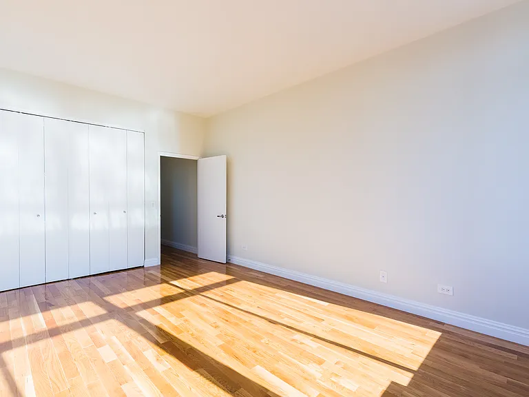 235 W 48th St #43J — Photo 11