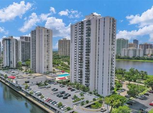 3625 N Country Club Dr 108 #108, Aventura, FL 33180