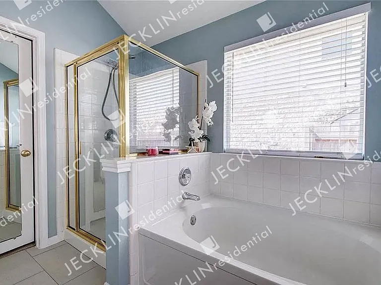 2415 Candle Ridge Trl — Photo 27