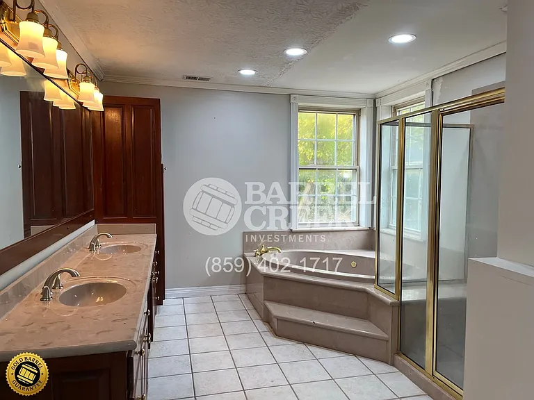 402 Logan Ave — Photo 9