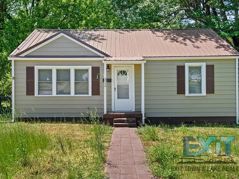 312 Hutcheson Ave — Photo 1