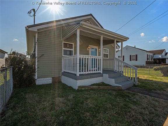 2nd image of 442 20th St