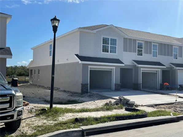 2827 Idyll Lakes Cir, Plant City, FL 33566