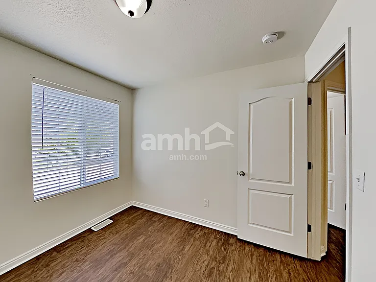 88 E 2325 S — Photo 13