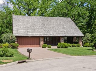 10301 Stanley Cir, Bloomington, MN 55437