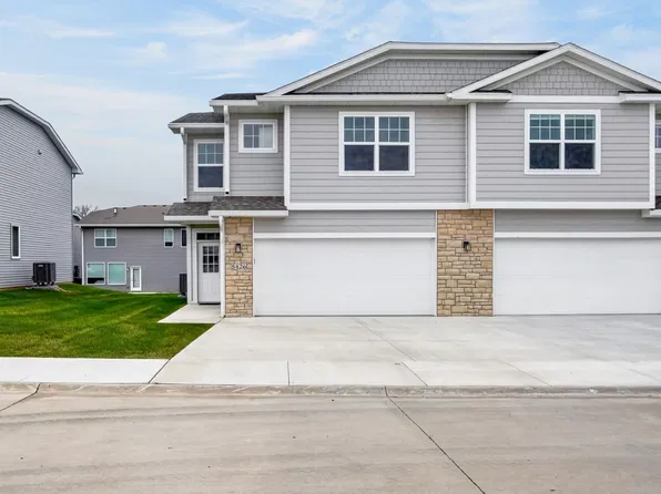 5426 153rd St, Urbandale, IA 50323