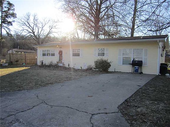 3rd image of 5 N Pollard Ave