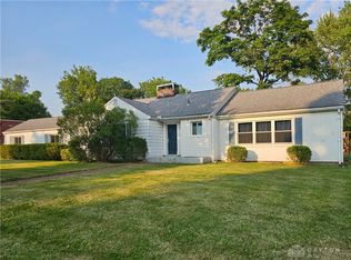 1820 Woods Dr, Beavercreek, OH 45432