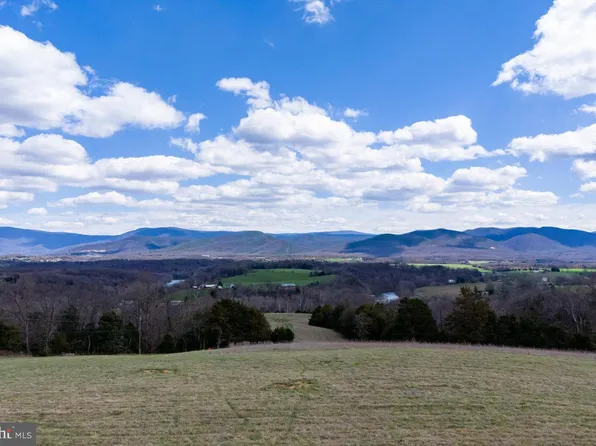 615 Galloway Spring Ln, Shenandoah, VA 22849
