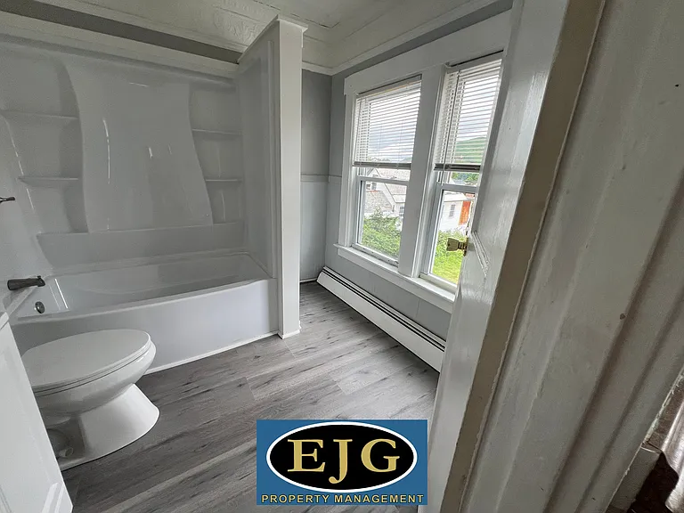 23 S Main St #10 — Photo 11