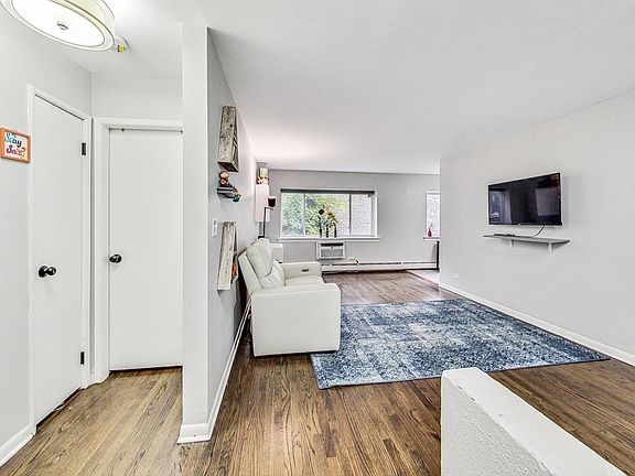 4th image of 1441 W Farwell Ave APT 3B