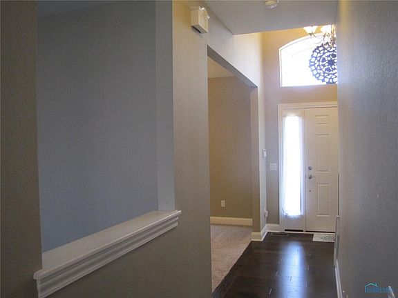 3rd image of 14836 Saddlebrook Ct