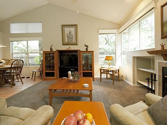 3rd image of 3099 Windridge Oaks Dr