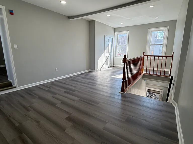 3220-22 N Front St #2 — Photo 1