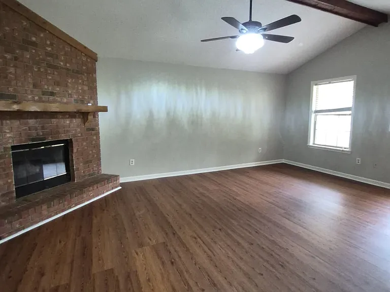 326 Nottingham Way — Photo 2