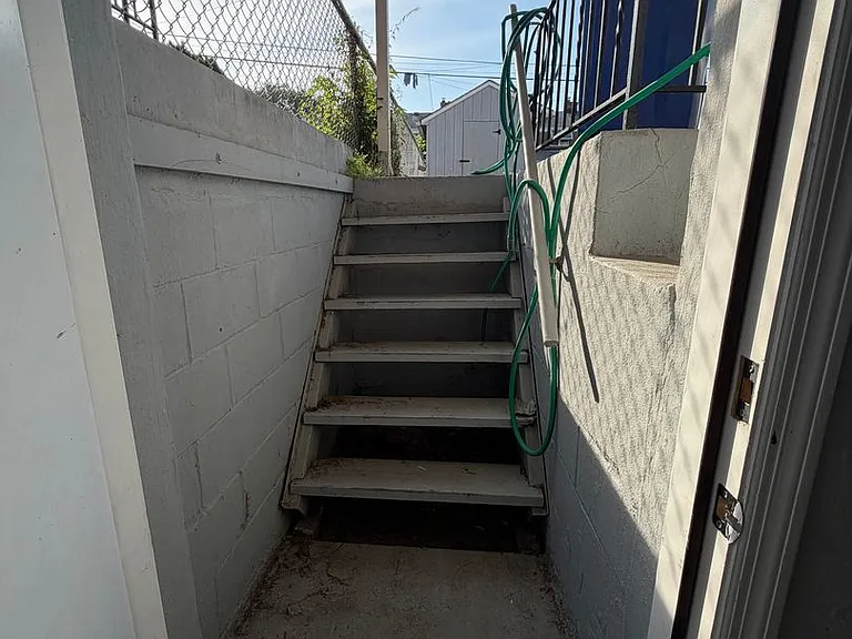 1955 Merritt Blvd — Photo 13
