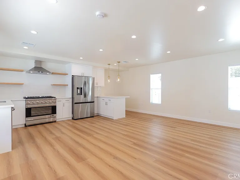 5221 E Willow #A — Photo 7