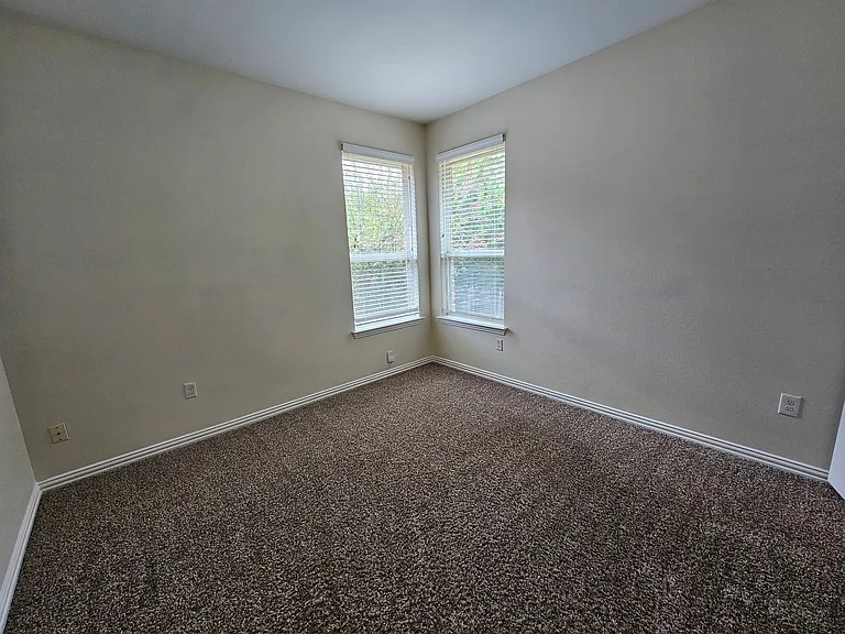 7721 Oak Garden Trl — Photo 17