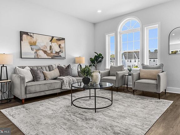 3rd image of 4929 Devitt Pl