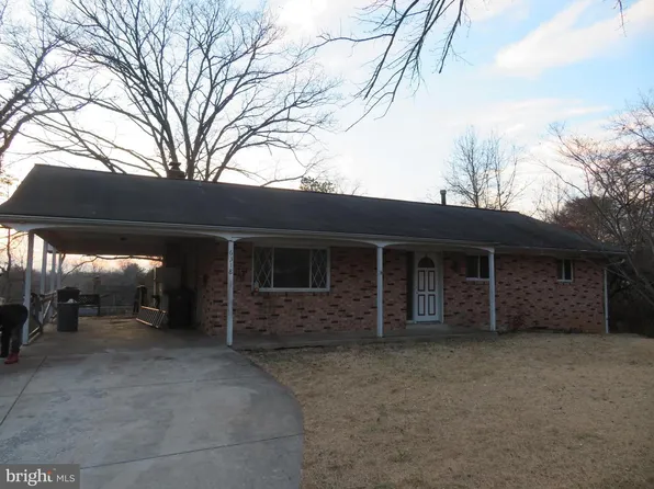 6318 Barrs Ln, Lanham, MD 20706