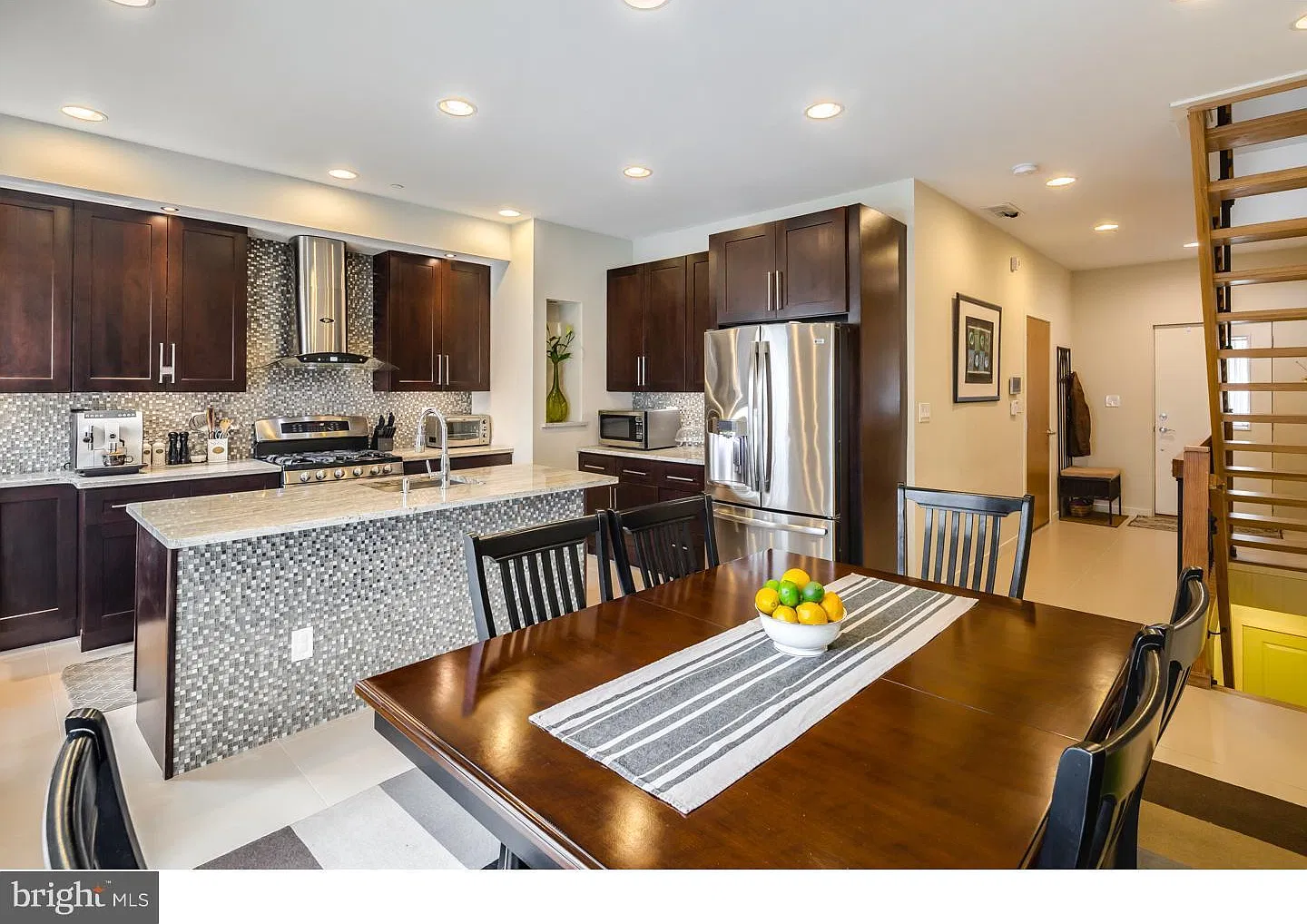 3 bed, 2162 sqft, $3,800 — Photo 4