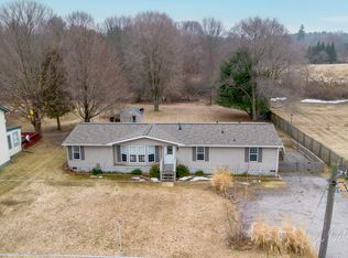 913 E Lewis St, Whitehall, MI 49461