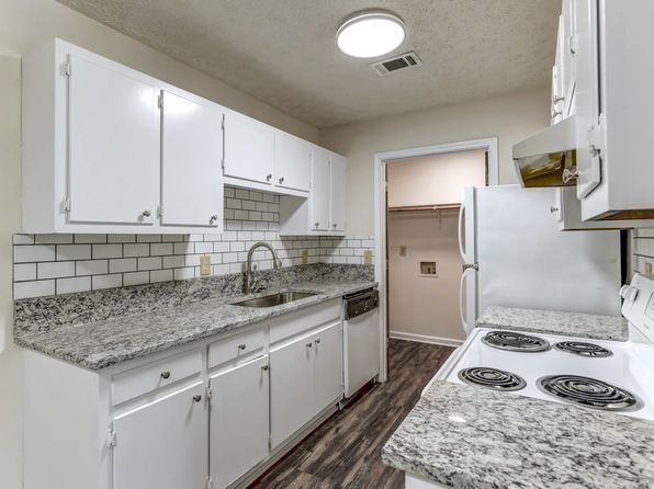 120 Crown Point Dr #A4