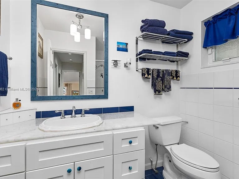 70 Bay Colony Ln — Photo 60