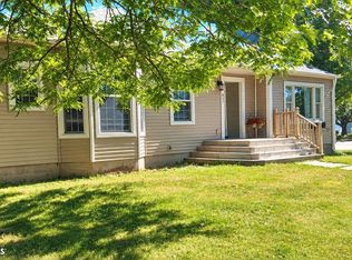 427 Washington St, Wapello, IA 52653