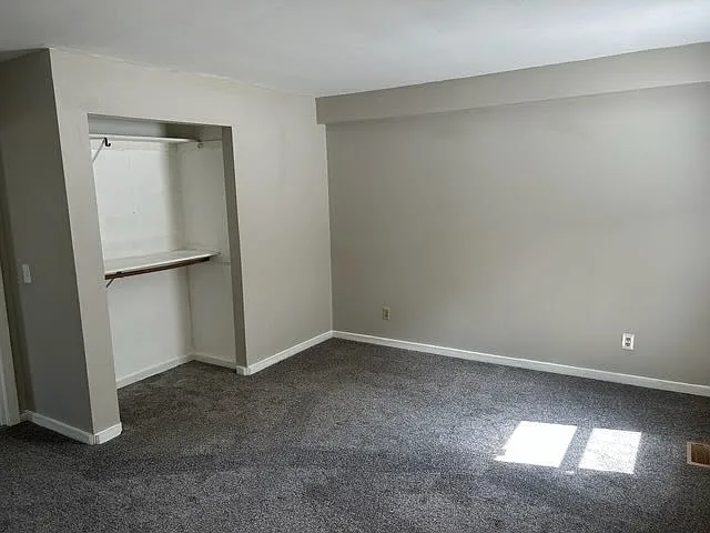 210 S 6th St — Photo 10
