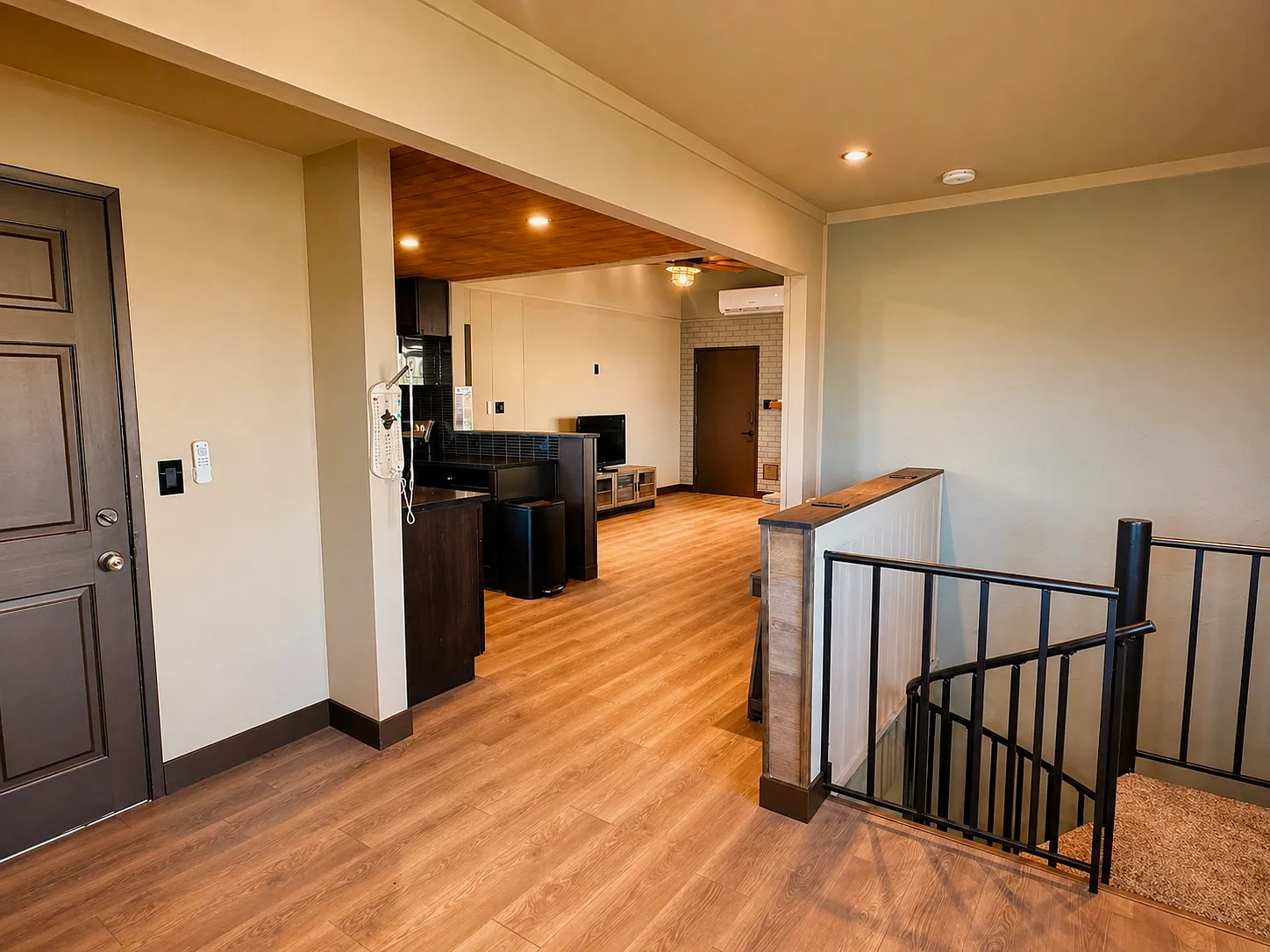 2 bed, 982 sqft, $2,250 — Photo 1