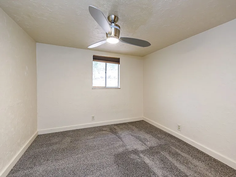 37 Delaware Rd — Photo 24