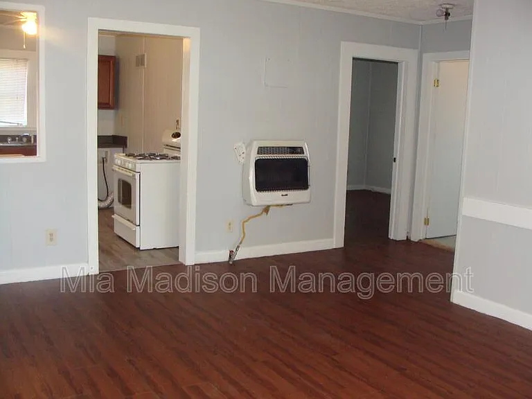 1226 E Henry St #B — Photo 5
