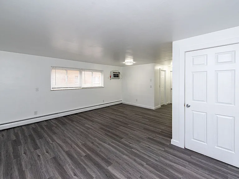 469 Olden Ave — Photo 34