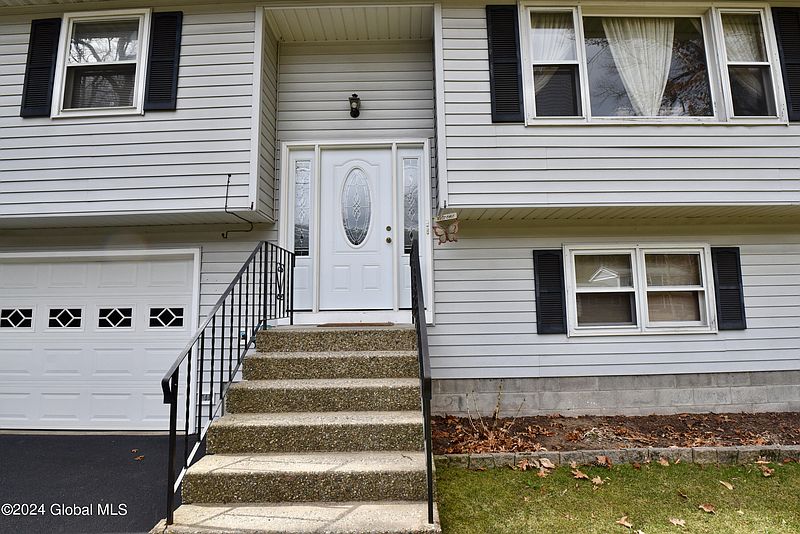 5th image of 12 Hallak Drive