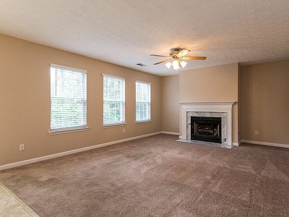 4th image of 400 Crested View Dr