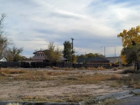 207 Arizona St, Belen, NM 87002