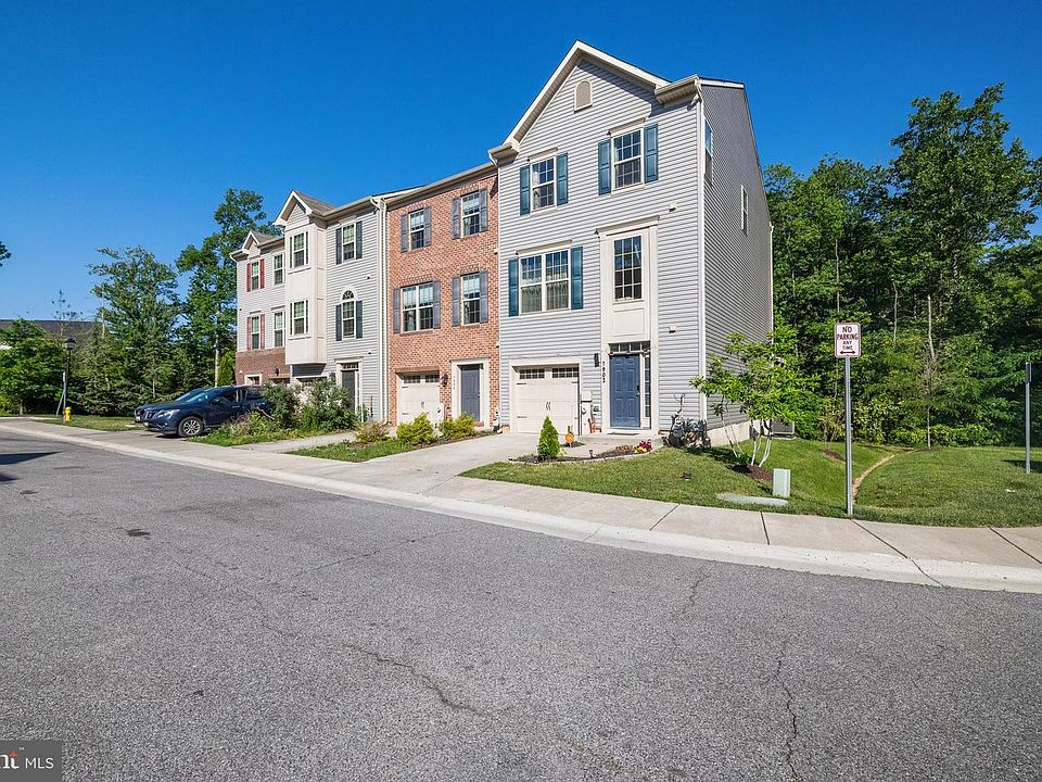 1st image of 7902 Moss Brook Ct