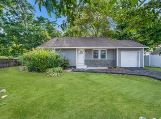 1408 E 3rd Ave, Bay Shore, NY 11706