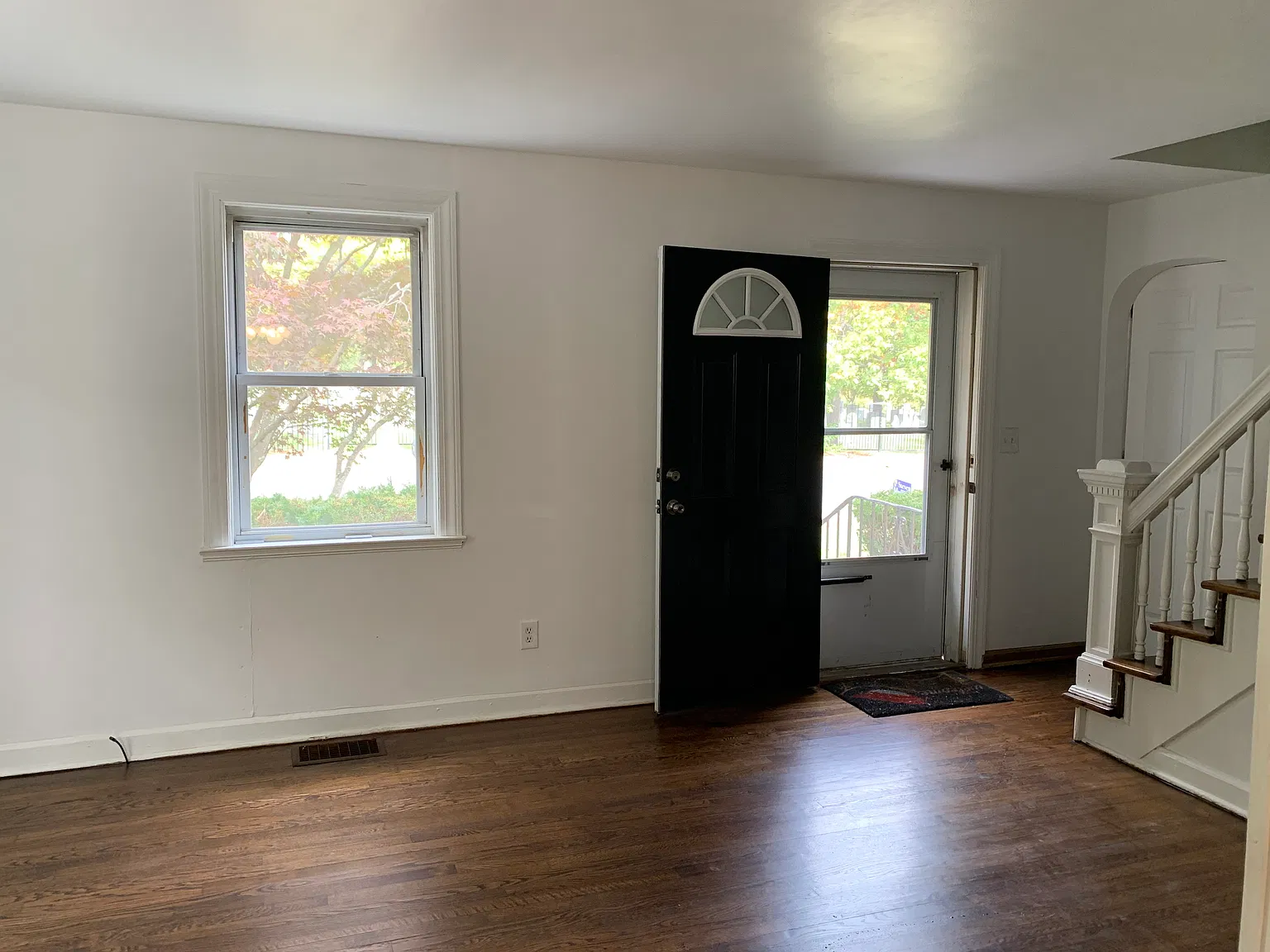4 bed, 1275 sqft, $2,950 — Photo 2