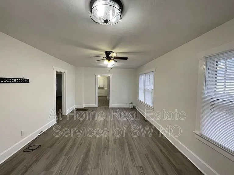 1200 S Jefferson Ave — Photo 2