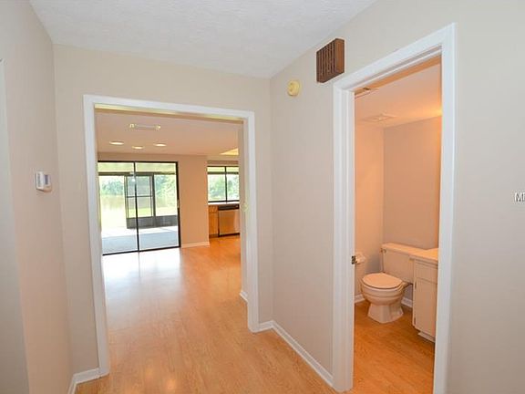 5th image of 1514 Creekbend Dr