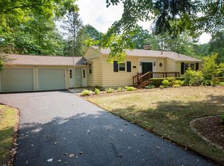 120 Laurel Rd, Chagrin Falls, OH 44022