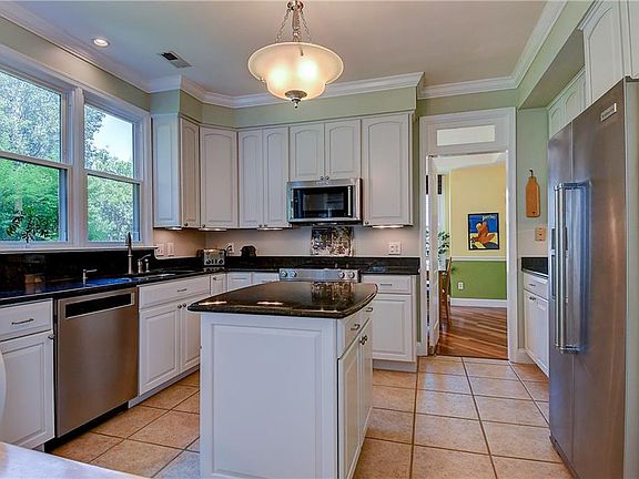 5th image of 612 Aguila Dr