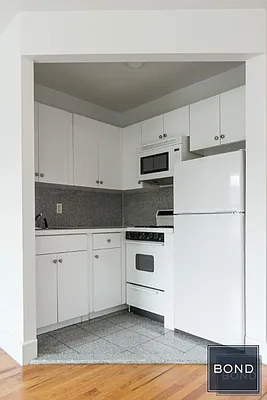 Rented by Bond New York | media 12