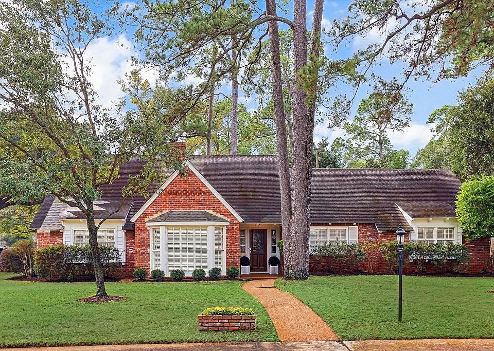 1st image of 12203 Pebblebrook Dr