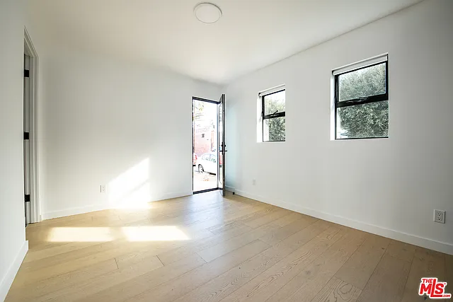 1325 Cabrillo Ave #12 — Photo 15