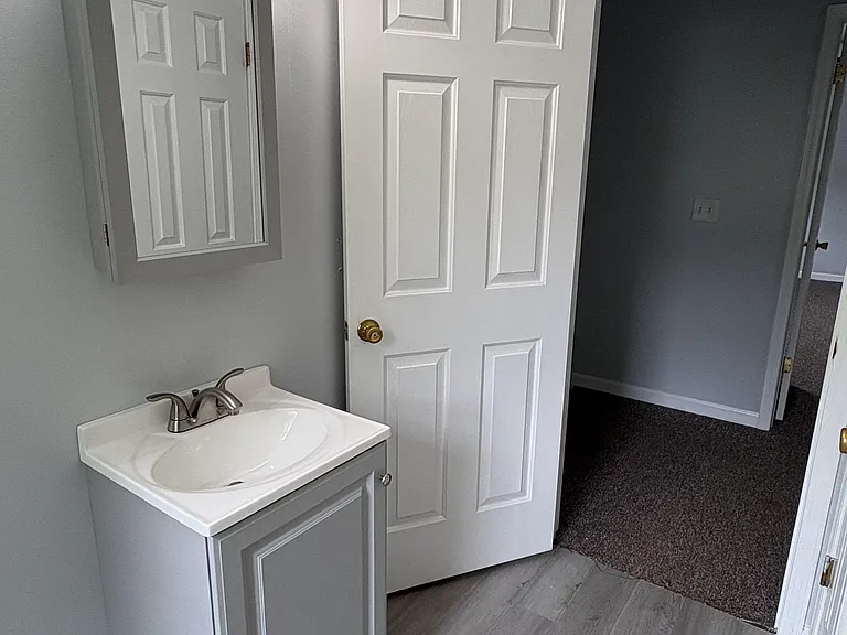 254 Saratoga Ave — Photo 17