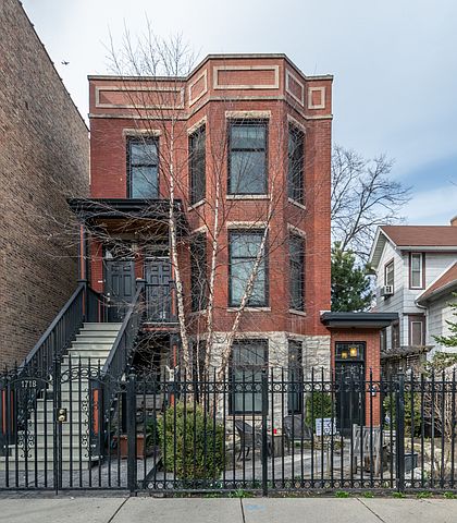 1st image of 1718 W Carmen Ave #3